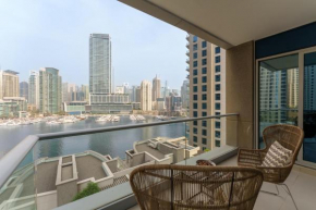 Maison Privee - Cosmopolitan Apt with Scenic Dubai Marina Vws